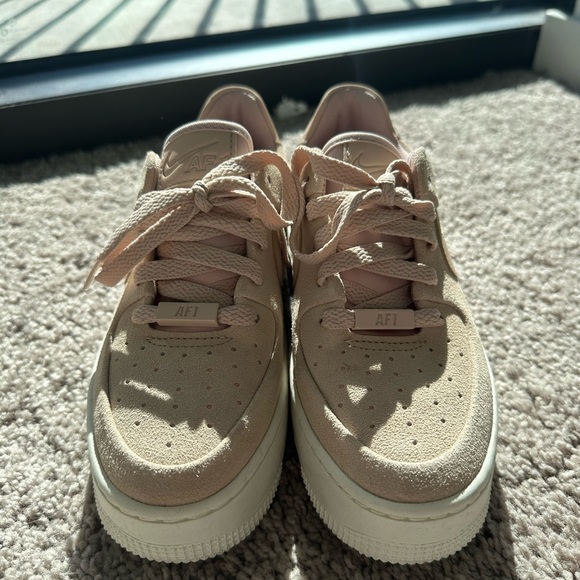 Women’s Nike Air Force One Sage Low Size 5 US - Picture 3 of 5